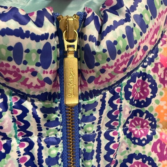 Lilly Pulitzer Essie Masterpiece Down Puffer Vest‎ in Gypset Paradise Engineered - Picture 2 of 10
